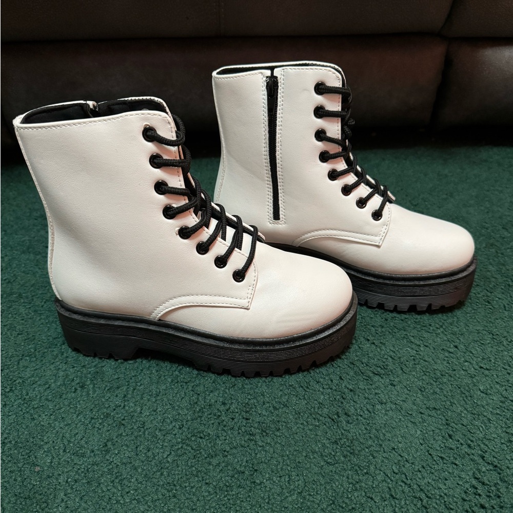 Qupid White Faux Leather Lace-up Combat Boots - Picture 3 of 5